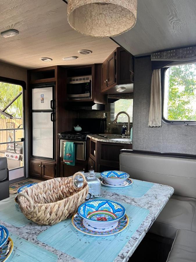 Rv Camper Paradise On The Wheels In Clearwater Beaches Largo Εξωτερικό φωτογραφία